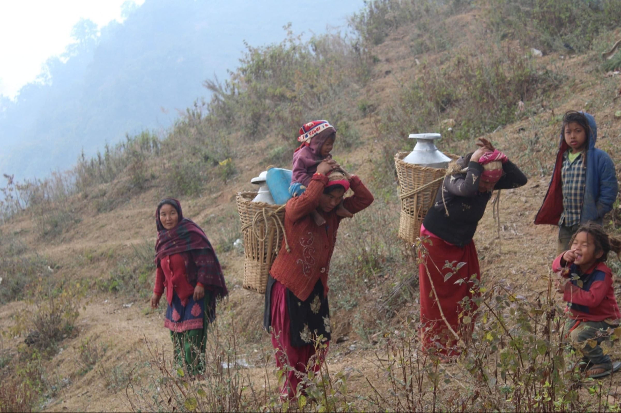 एक गाग्रो पानी लिन तीन घण्टा