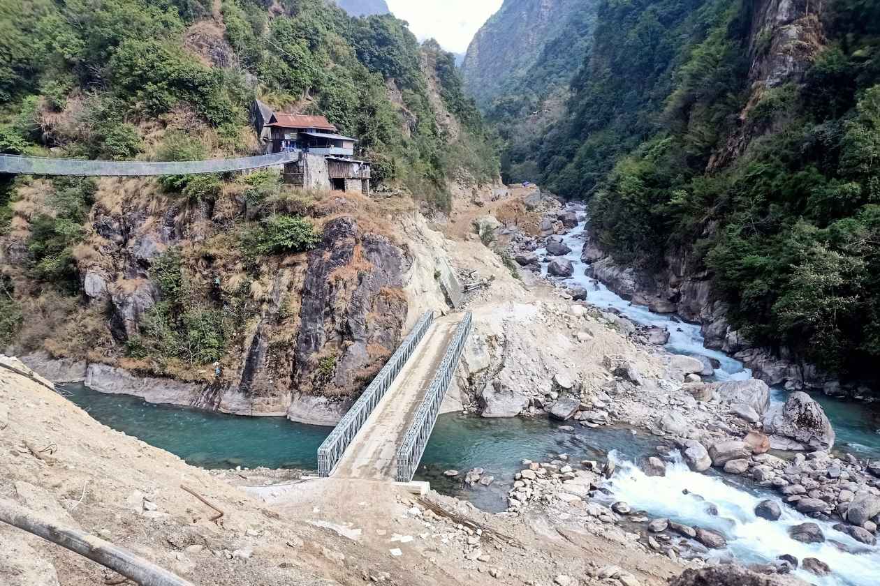 छहरीखोलामा बेलिब्रिज निर्माण