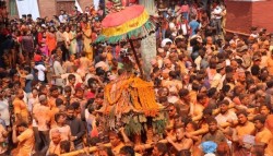 पशुपतिनाथमा घुमाइयो श्रीचन्द्रविनायक तथा श्रीभैरवनाथ जात्रा