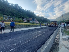 कलुवापुर–बेलौरी सडकमा तत्काल कालोपत्र गर्न माग